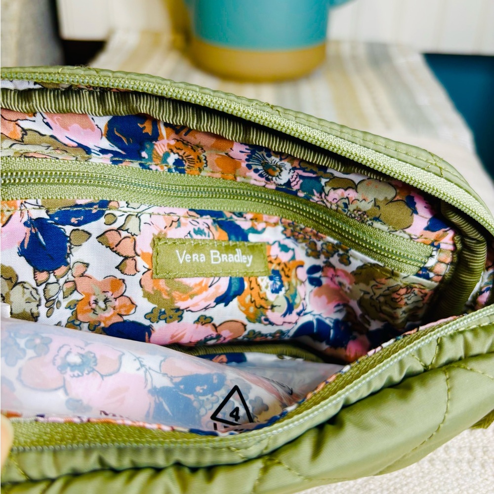 Vera Bradley Belt Bag NWT - Picture 7 of 9